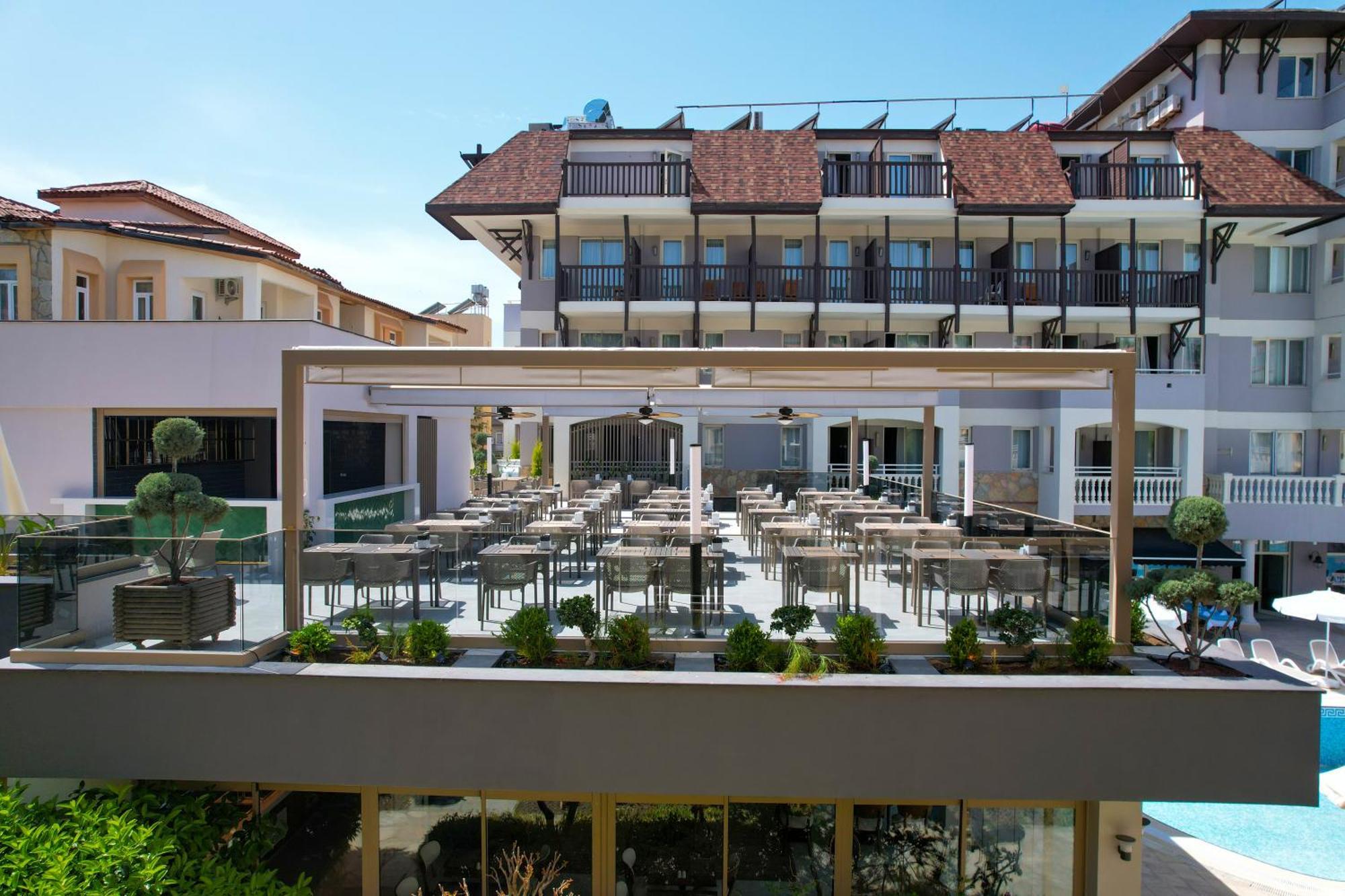 Hotel Village Family 4*