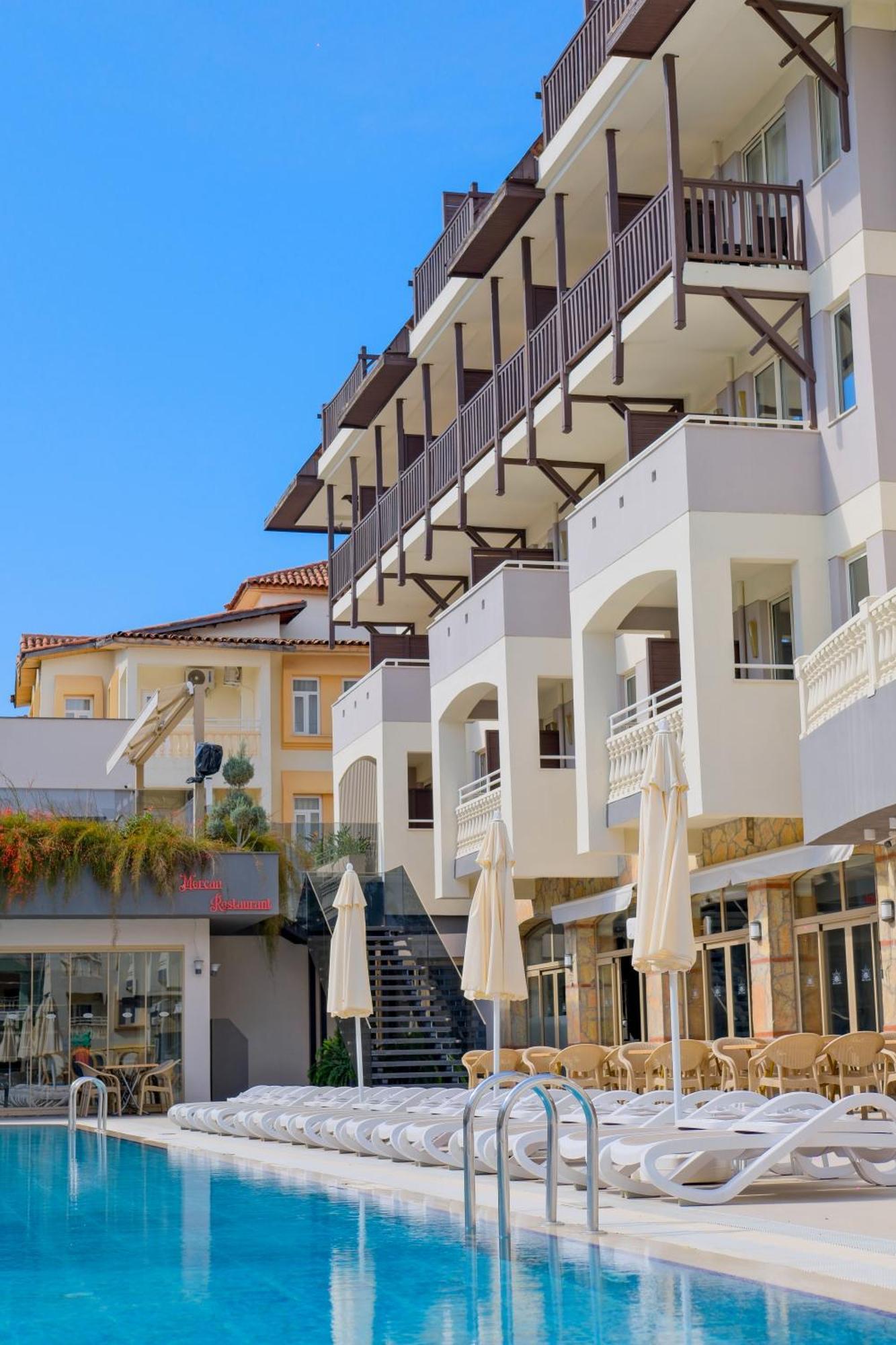Hotel Village Family 4*